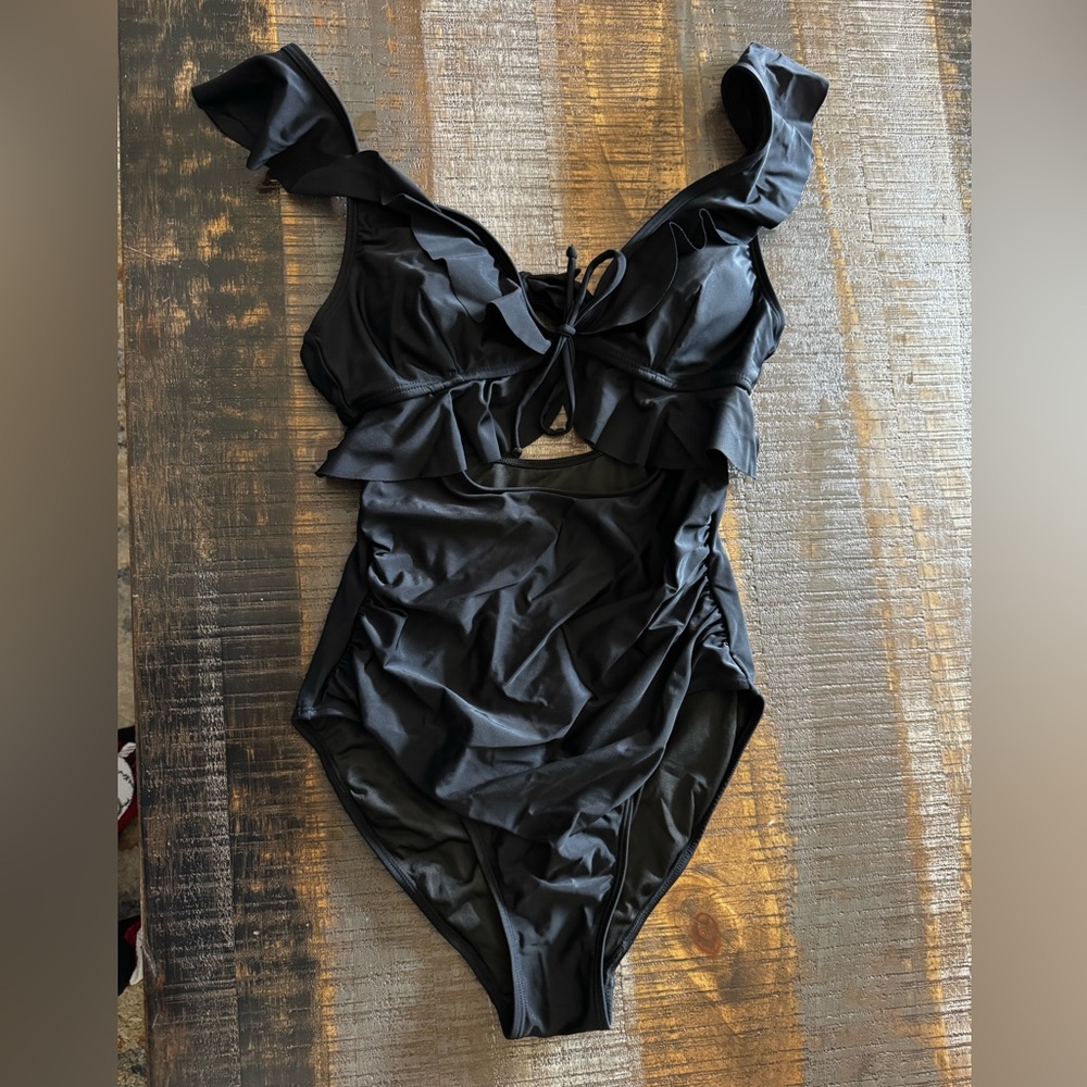 NWOT One Piece Tummy Control Ruffle V Neck Ruched Slimming Cutout Swimsuit Black - Picture 6 of 6